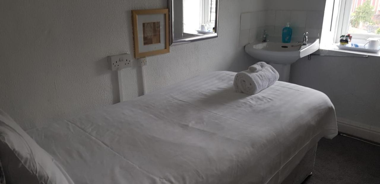 The Alexander - Hotel By Tifa Stays Swansea Bagian luar foto
