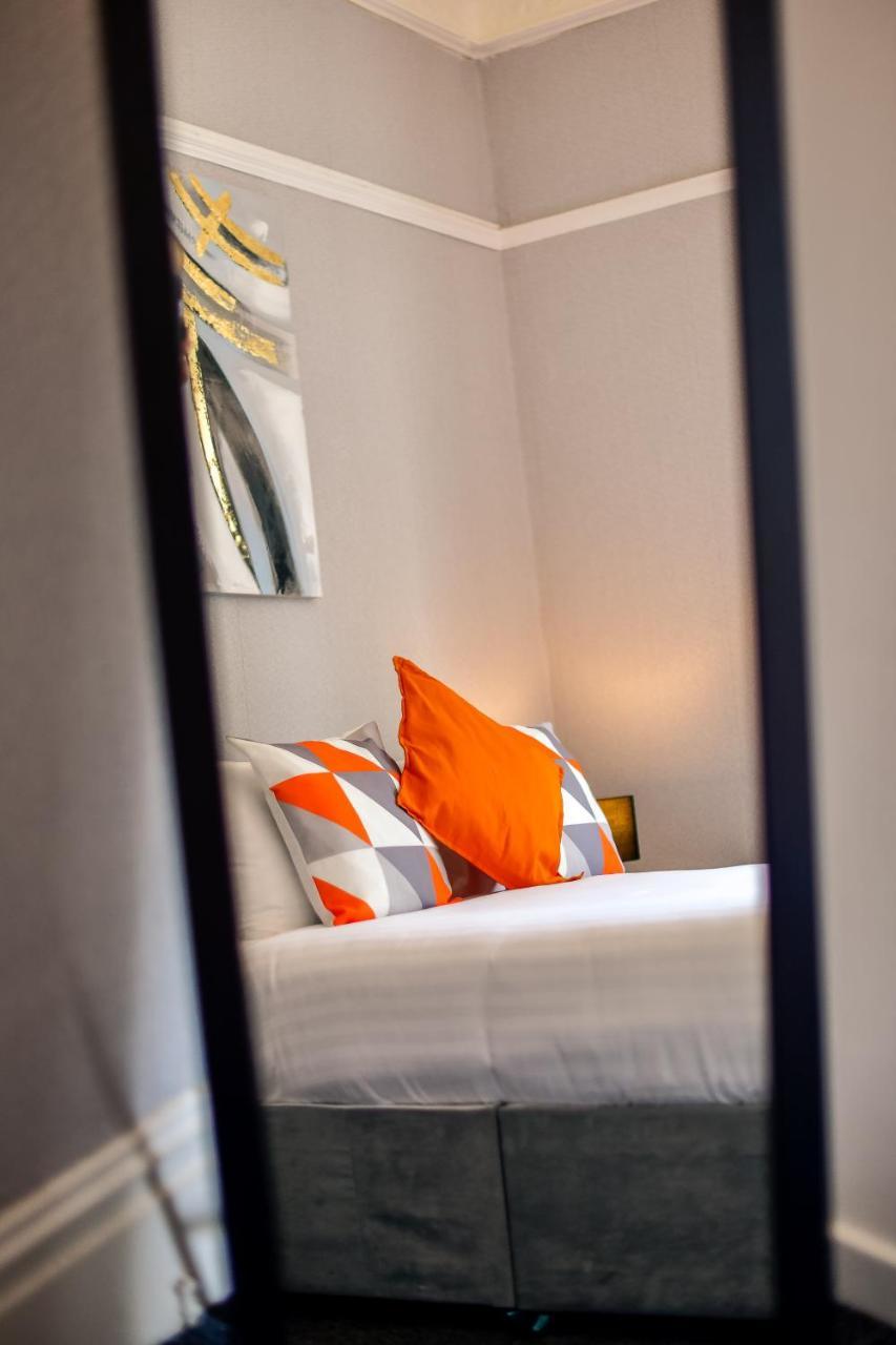 The Alexander - Hotel By Tifa Stays Swansea Bagian luar foto