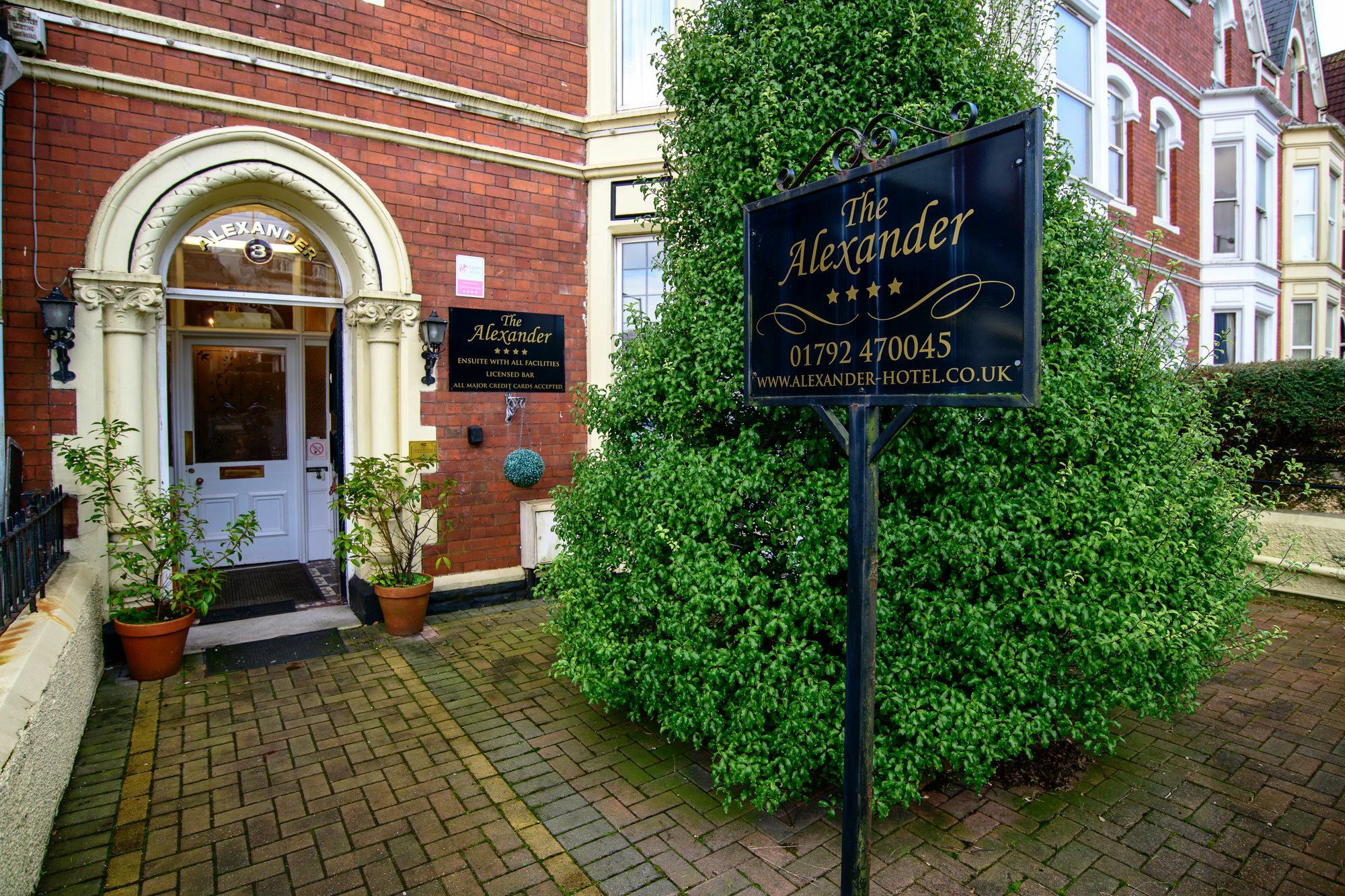 The Alexander - Hotel By Tifa Stays Swansea Bagian luar foto